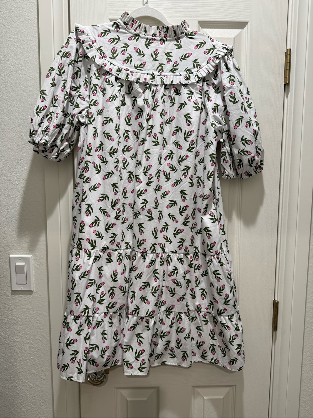 Crown and Ivy Women's White/pink floral Ruffle-Trim Dress NWT - Picture 5 of 7